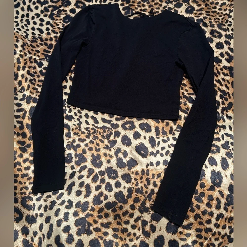 H&M Black Long Sleeve Tie Back Crop Top